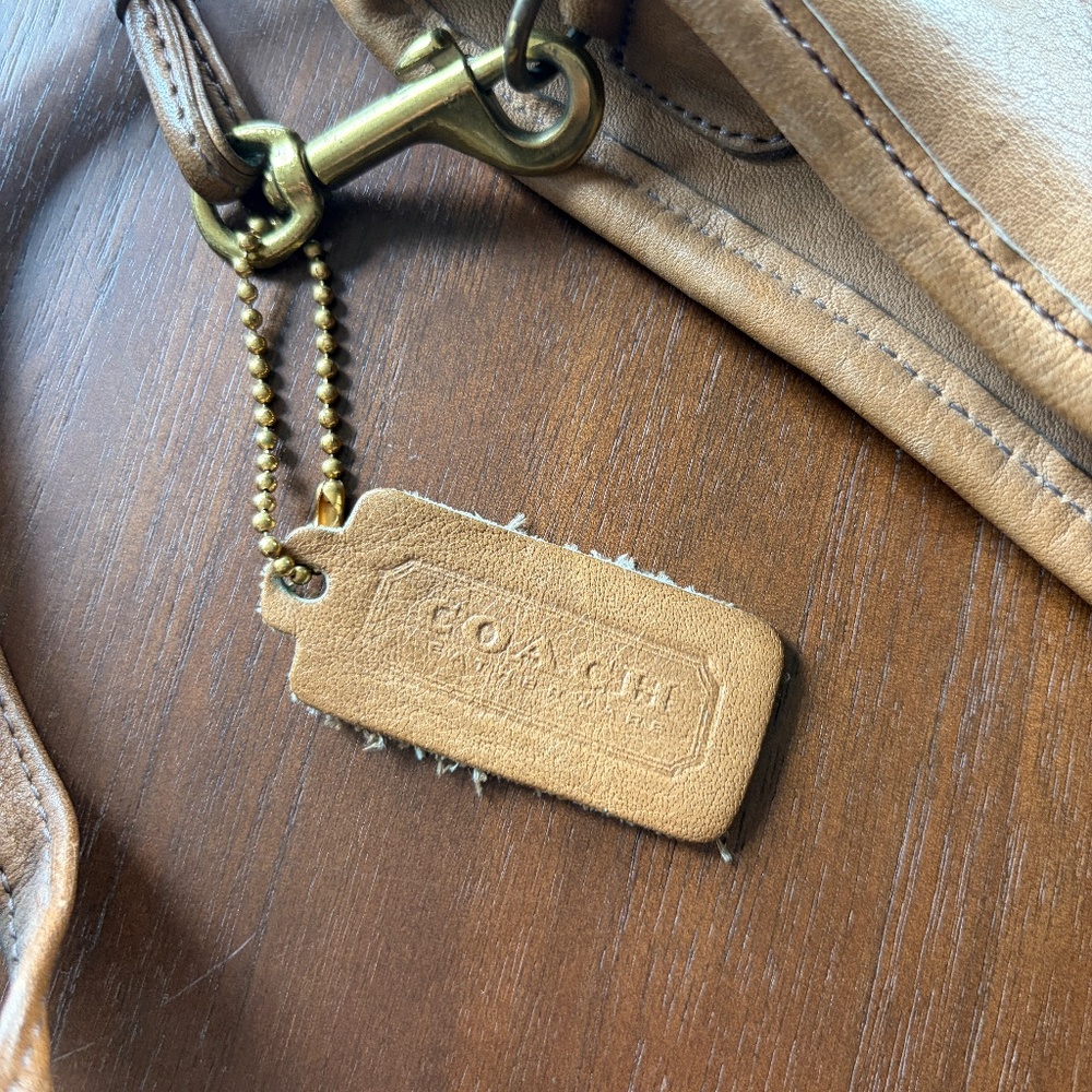 Vintage Coach leather shoulder bag, circa 1990 - Picture 2 of 5
